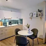Leas Alpennest Apartman *